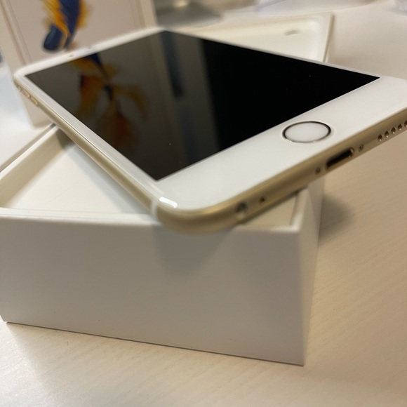 iPhone 6S Plus - perfect condition - Picture 2 of 6